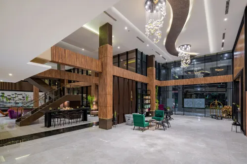 EASTERN HOTEL BOJONEGORO Area Publik Photos
