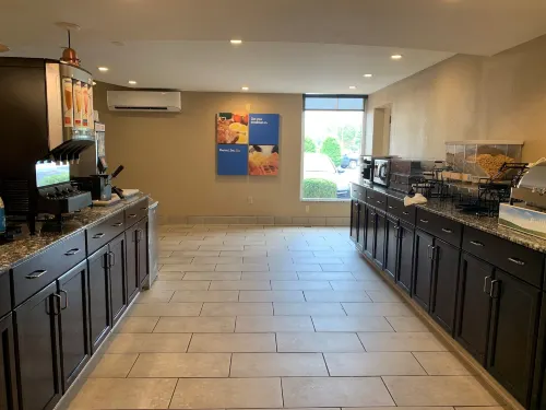 Comfort Inn & Suites East Hartford - Hartford Restauration Photos