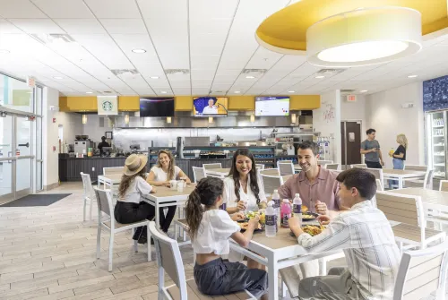 Avanti International Resort Dining Photos