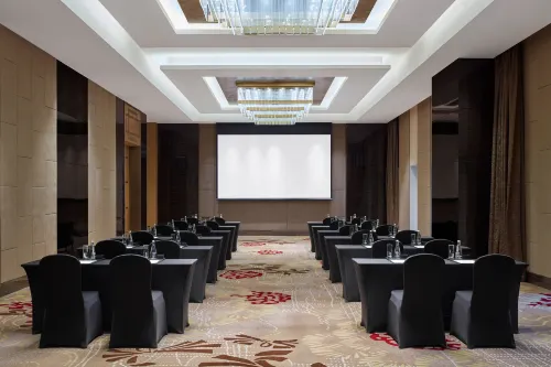 Sheraton Beijing Lize Hotel Business Photos