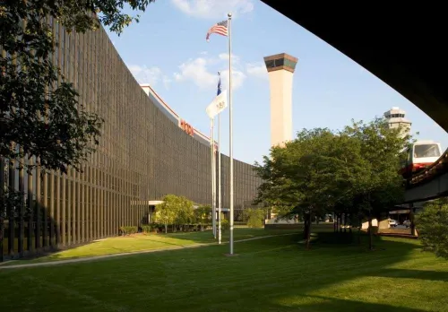 Hilton Chicago O'Hare Airport Featured Photos