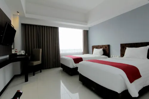 The Sun Hotel Madiun Kamar Photos