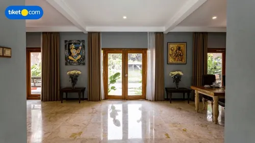 The Westlake Resort Jogja Kamar Photos