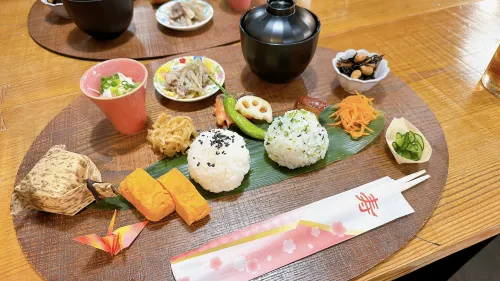 Iam Hotel Dining Photos