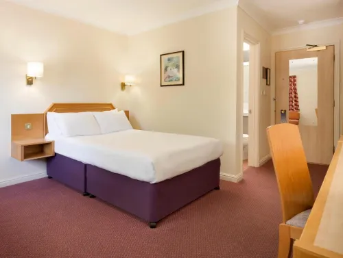 Days Inn by Wyndham Southampton Rownhams Photos