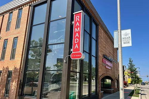 Ramada by Wyndham Milwaukee Extérieur Photos