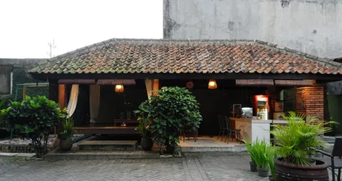 Catur Putra Hotel Magelang Eksterior Photos