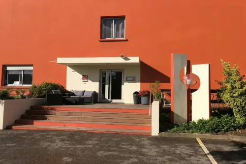 Adonis Lyon Est Hôtel Artys Exterior Photos