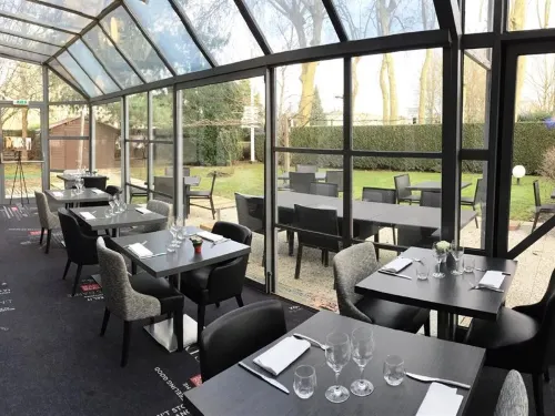 Le Glam's Hotel Restauration Photos