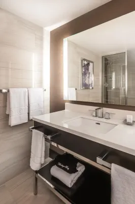 Harrah’s Las Vegas – A Caesars Rewards Destination Rooms Photos
