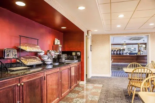 Fairfield Inn & Suites Providence Airport Warwick Dining Photos