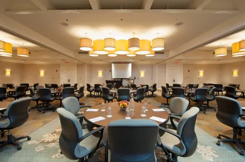 DoubleTree by Hilton Chicago - North Shore Conference Center فنادق مميّزة Photos