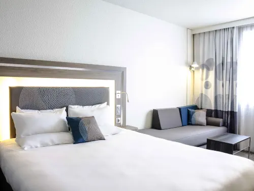 Novotel Paris 17 Kamar Photos
