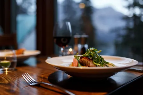 Emerald Lake Lodge Restauration Photos