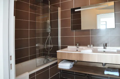 Golden Tulip Pornic Camere Photos
