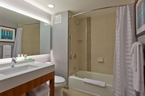 Hyatt Place Chicago River North Rooms Photos