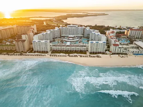 Hilton Cancun Mar Caribe All-Inclusive Resort Exterior Photos