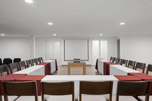 Ramada by Wyndham Tampico Centro Business Photos