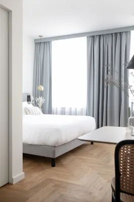 Bob W Beethoven Kamar Photos