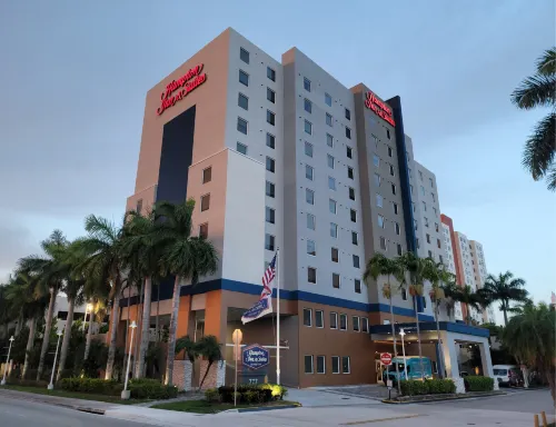 Hampton Inn & Suites Miami-Airport South-Blue Lagoon Außen Photos