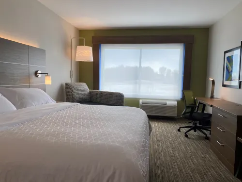 Holiday Inn Express & Suites Aurora Rooms Photos
