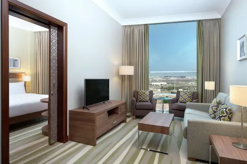 Hilton Garden Inn Dubai Al Muraqabat - Deira Chambres Photos