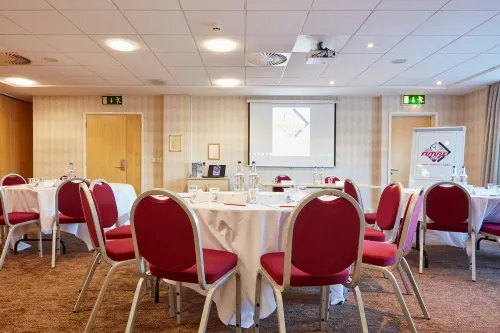 Future Inn Cardiff Business Photos