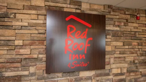 Red Roof Inn & Suites Indianapolis Airport Photos