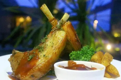 Eska Hotel Dining Photos