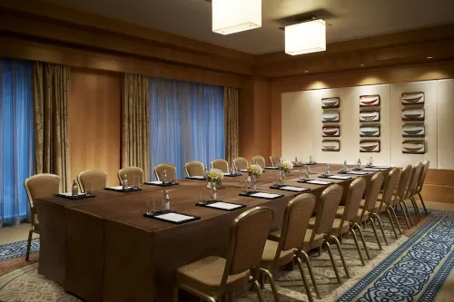 Ritz Carlton DIFC Downtown Dubai Бизнес-удобства Photos