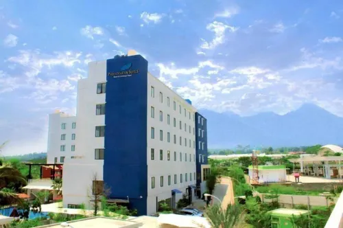 Padjadjaran Suites Resort and Convention Hotel Eksterior Photos