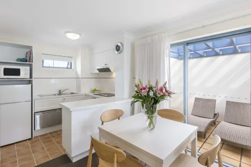Oaks Gold Coast Calypso Plaza Suites Photos