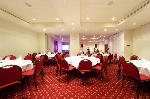 Seasons Botanic Gardens Dining Photos