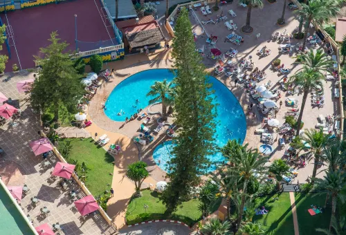 Hotel Benidorm East by Pierre & Vacances Loisirs et amusements Photos