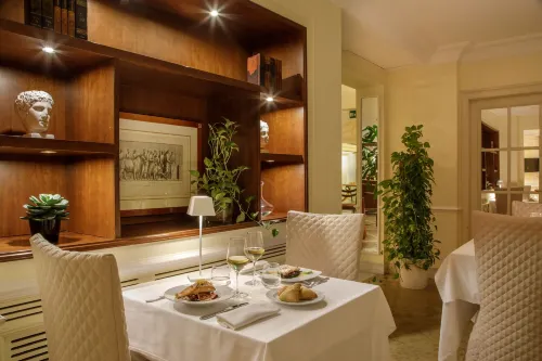 Donna Laura Palace Roma Dining Photos