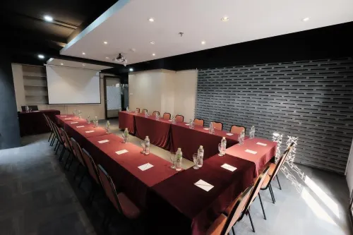 Namin Dago Hotel Business Facilities Photos