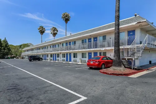 Motel 6 Pleasanton, CA Exterior Photos