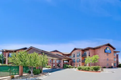 Days Inn & Suites by Wyndham Page Lake Powell Featured Photos