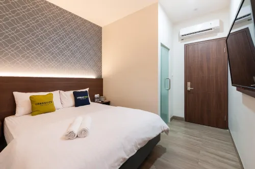 Urbanview Hotel Cengkareng Jakarta by RedDoorz Rooms Photos