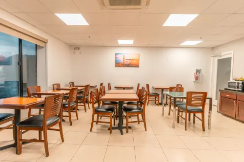 Hotel Aluxor SFO Restauration Photos