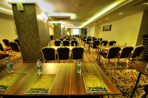 Golden Deluxe Hotel Business Photos