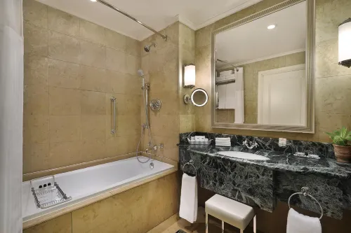 Sheraton Addis, a Luxury Collection Hotel, Addis Ababa Huoneet Photos
