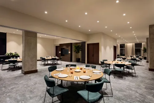 Hyatt Centric Montreal Dining Photos