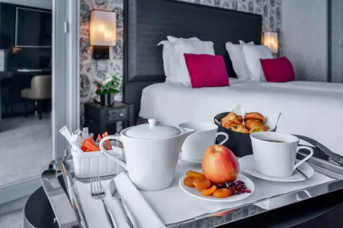 Maison Astor Paris, Curio Collection by Hilton Rooms Photos