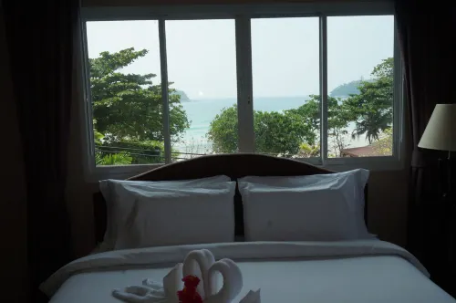 Kata Beachwalk Hotel and Bungalows Kamar Photos