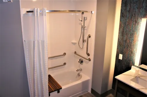 La Quinta Inn & Suites by Wyndham Marysville Rooms Photos