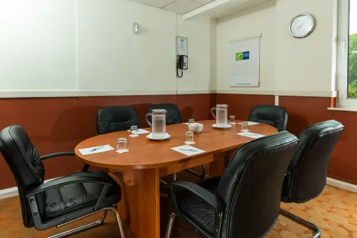 Holiday Inn Express Burton Upon Trent Espaces Affaires Photos
