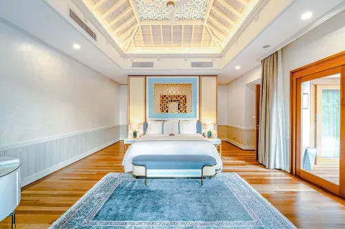Hideaway Beach Resort & Spa Photos