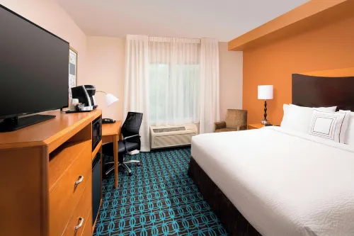 Fairfield Inn & Suites Washington, DC/New York Avenue Rooms Photos