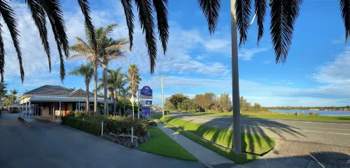 Coastal Waters Motor Inn Near Hotel Photos